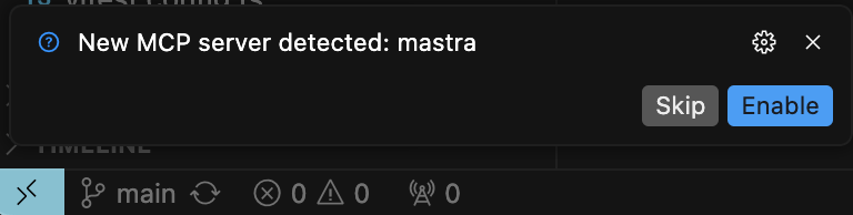 Cursor 中的彈出式視窗顯示:「New MCP server detected: mastra」。使用者可以選擇「Skip」或「Enable」。